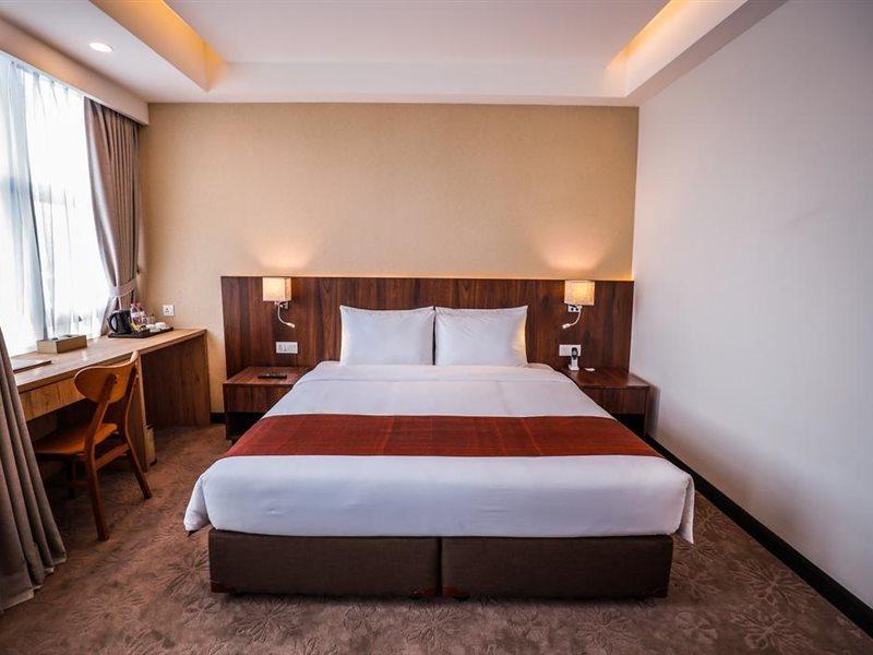 Hlaine Tet Hotel Rangoon Eksteriør billede